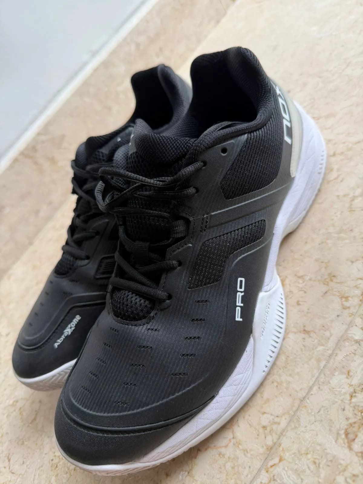 AT10 PRO SHOES
